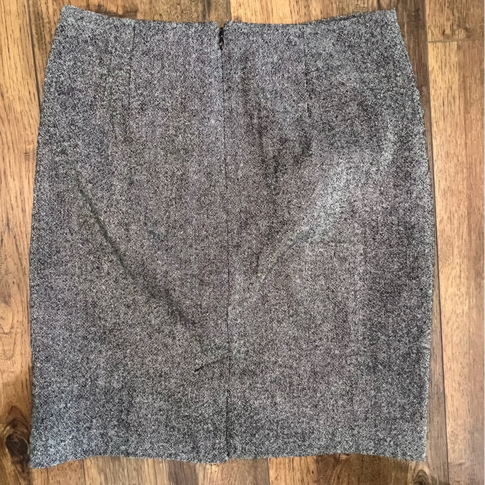 Banana Republic Charcoal Pencil Skirt With Bow Detail Size 8 - Picture 3 of 6